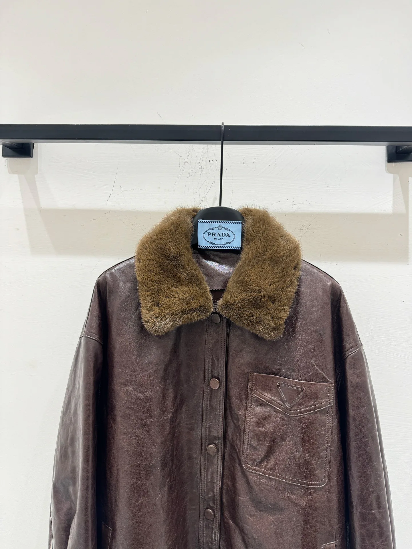 Кожаные Куртки И Дублёнки Женские Prada 799797