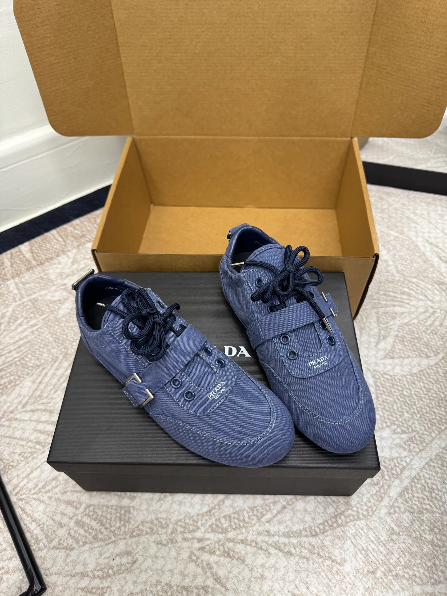 Кроссовки Женские Prada 605748