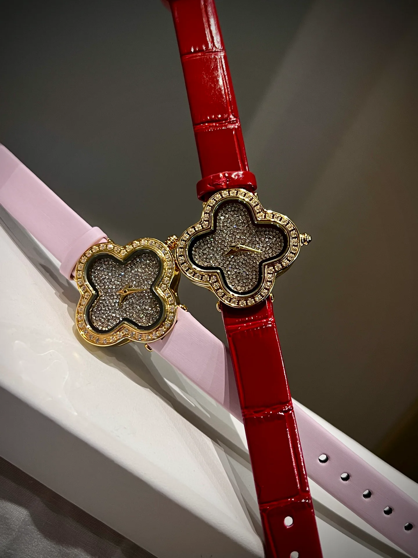 Часы Женские Van Cleef & Arpels 17800705