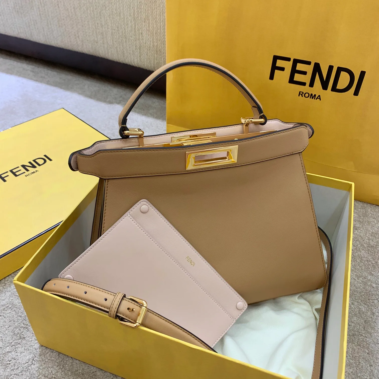 Классические Сумки Женские Fendi 13234507