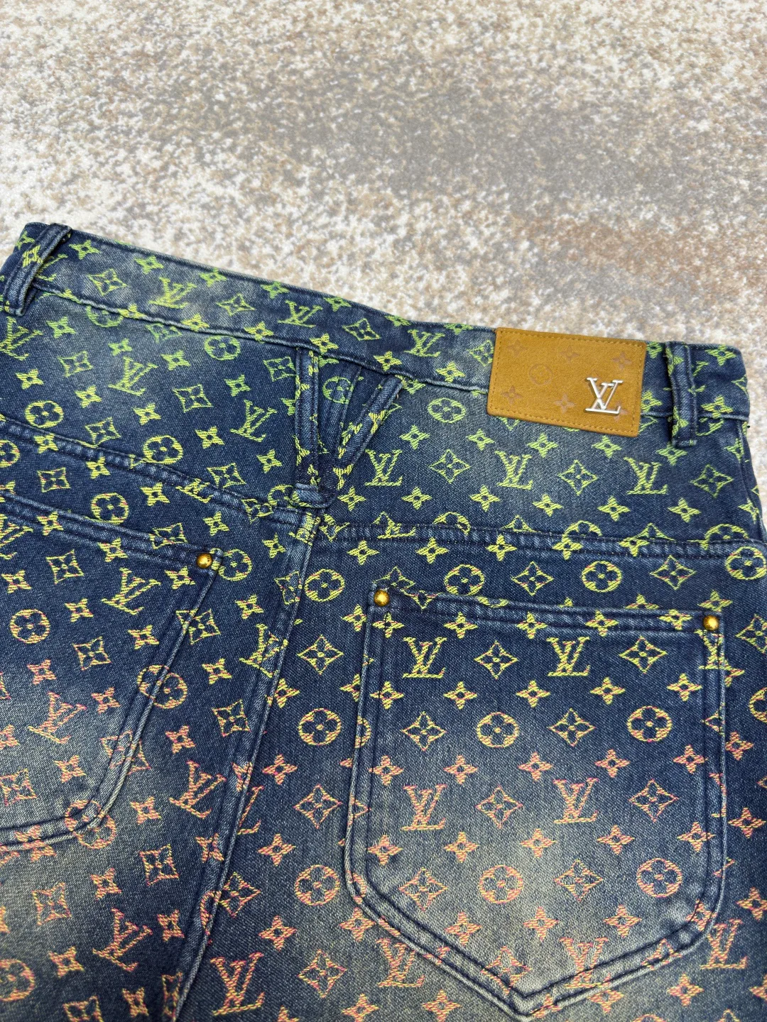 Шорты Мужские Louis Vuitton 8973431