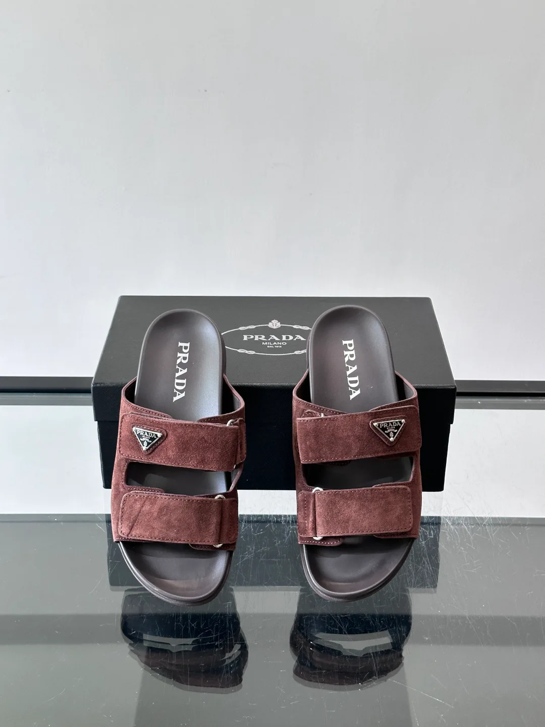 Шлепанцы Женские Prada 17689186