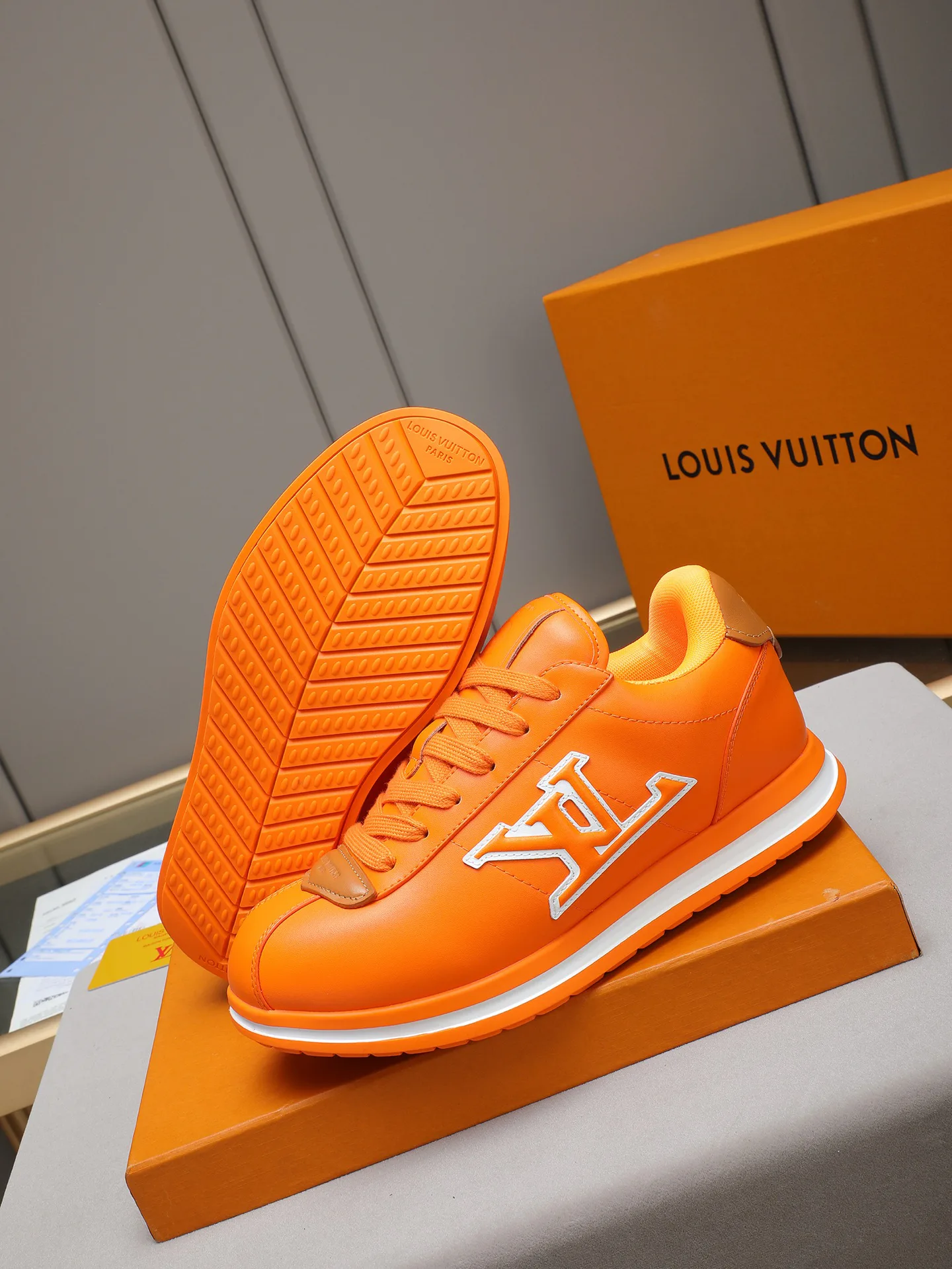 Кроссовки Мужские Louis Vuitton 11490468
