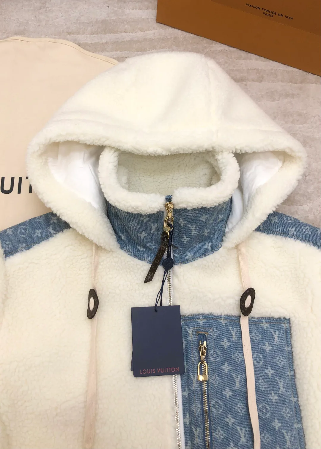 Куртки И Пуховики Женские Louis Vuitton 1586330