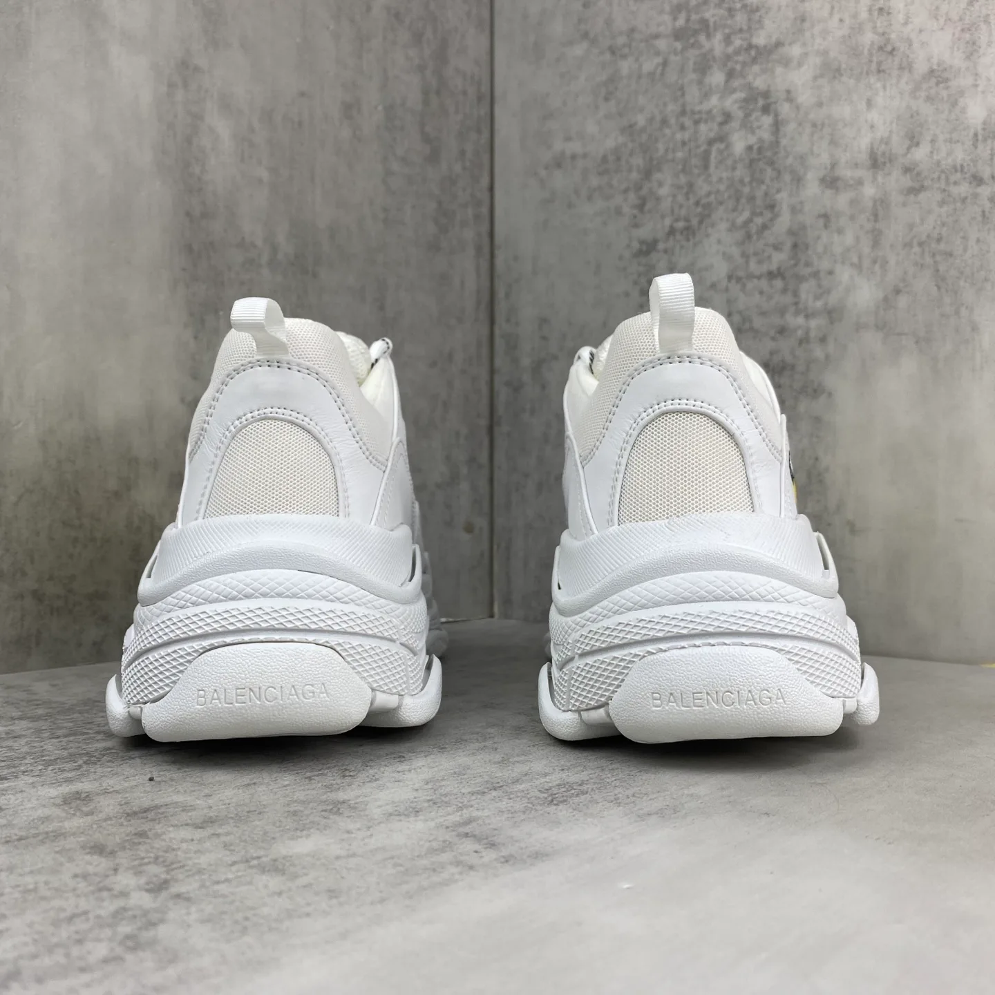 Кроссовки Женские Balenciaga 11216250