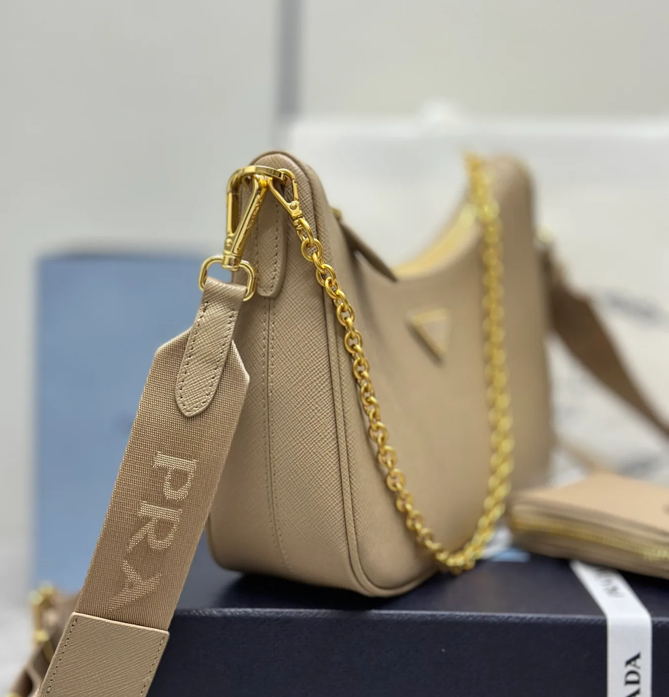 Сумки На Ремне Женские Prada 11788430