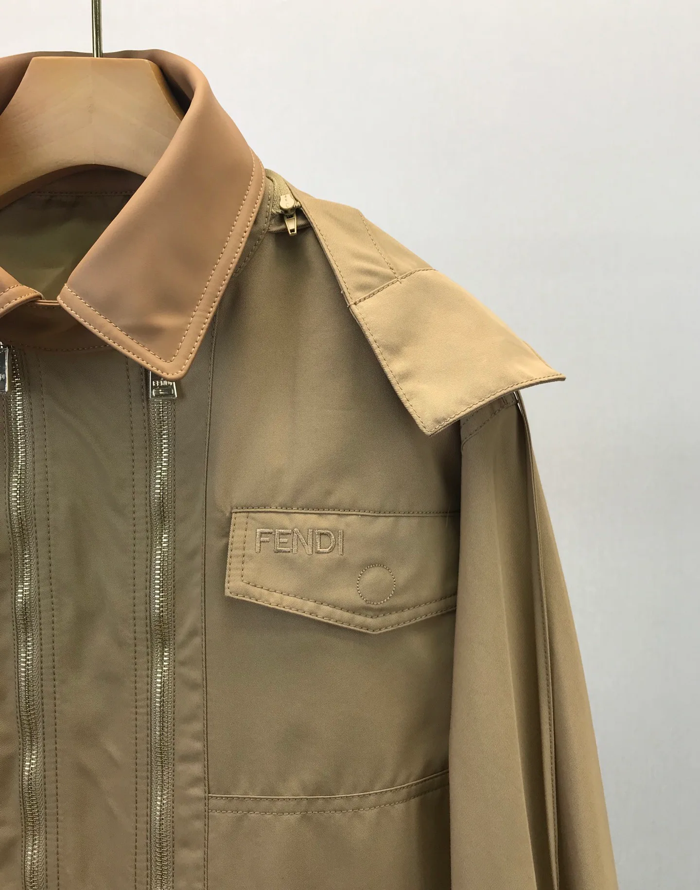 Куртки И Пуховики Женские Fendi 9445781