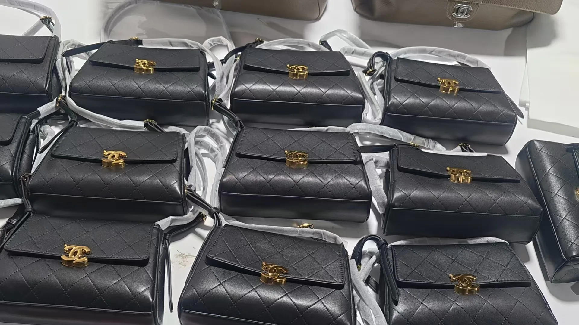 Классические Сумки Женские Chanel 17698929