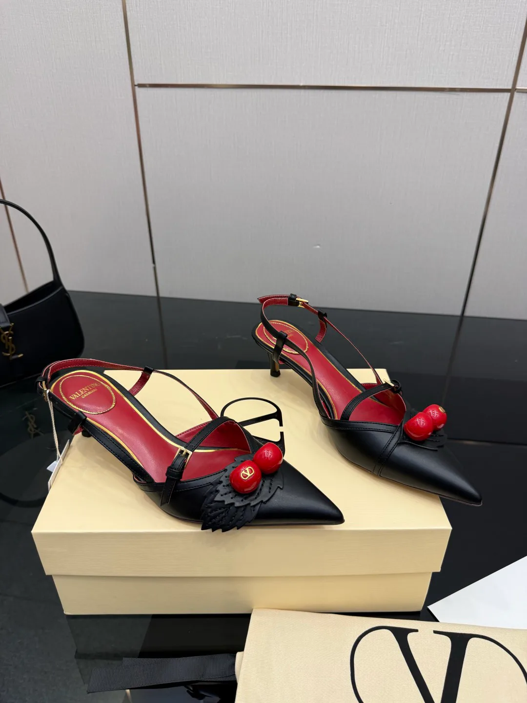 Босоножки Женские Valentino 11682324