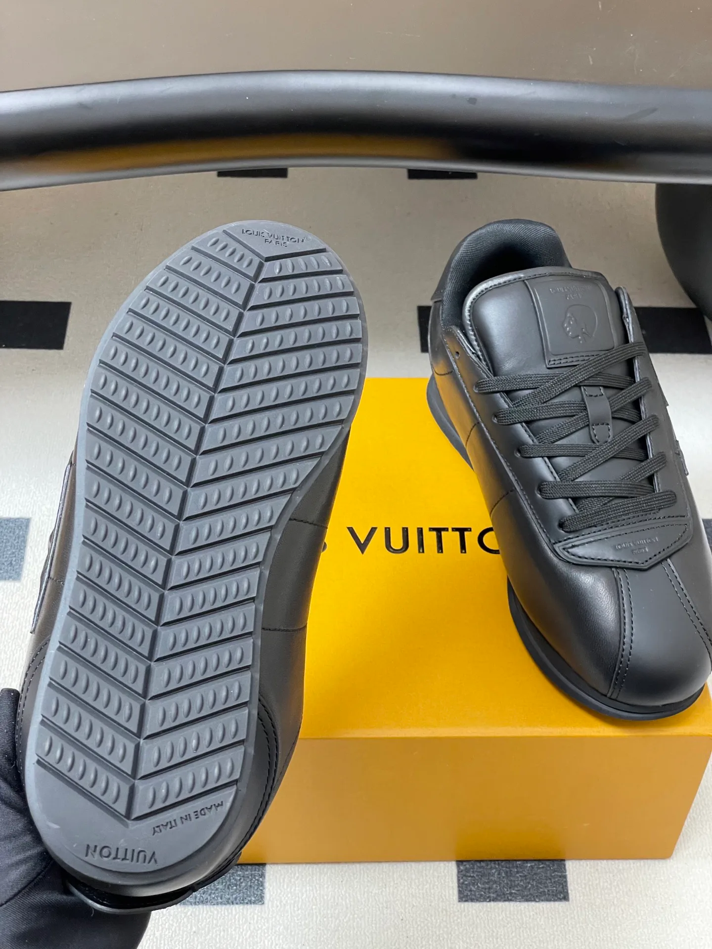 Кроссовки Женские Louis Vuitton 725605