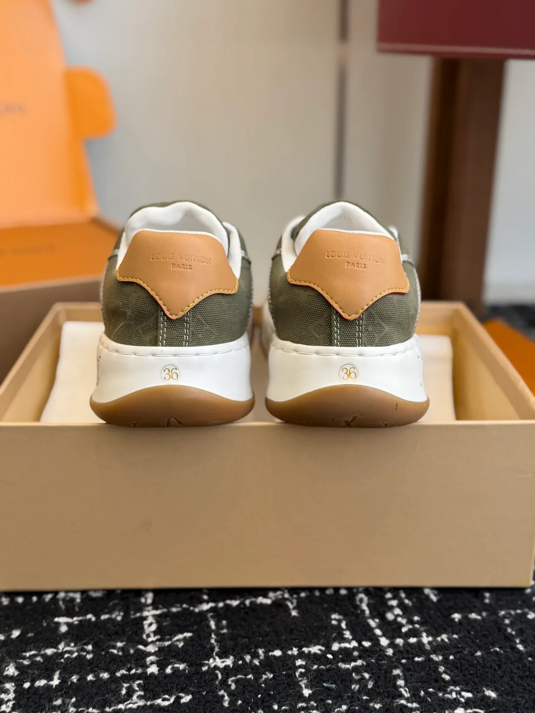 Кроссовки Женские Louis Vuitton 669413