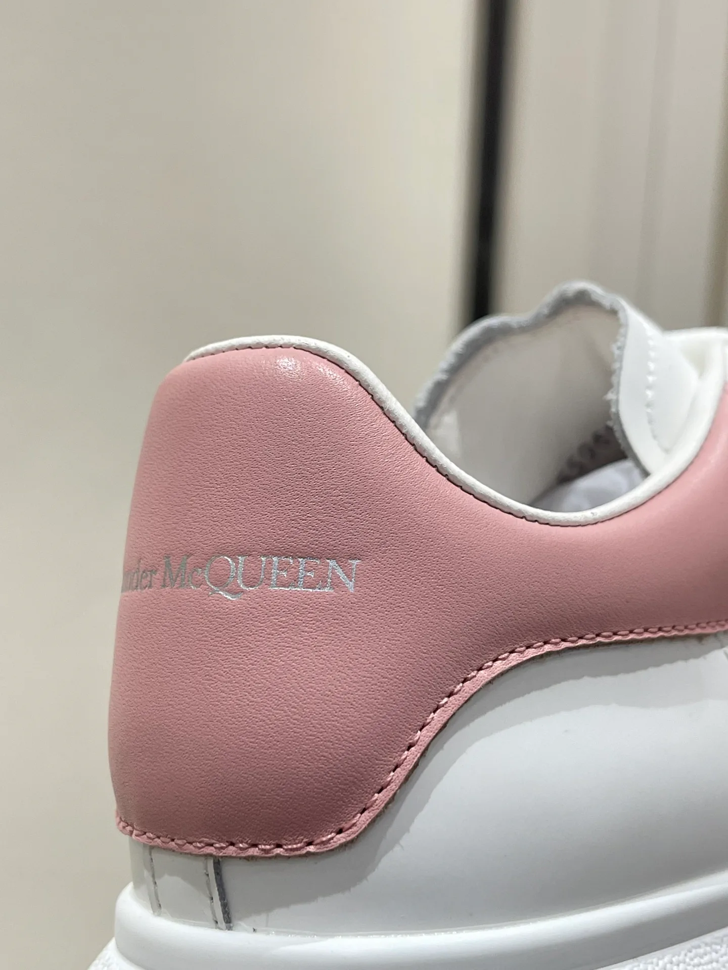 Кроссовки Женские Alexander Mcqueen 18373668