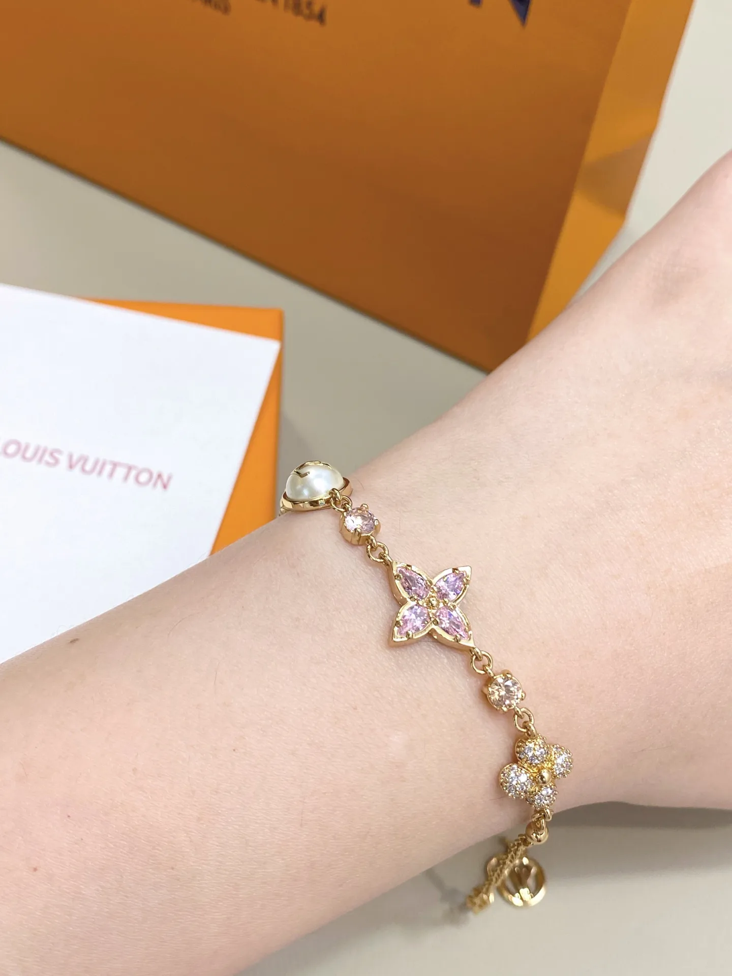 Бижутерия Louis Vuitton 18454059