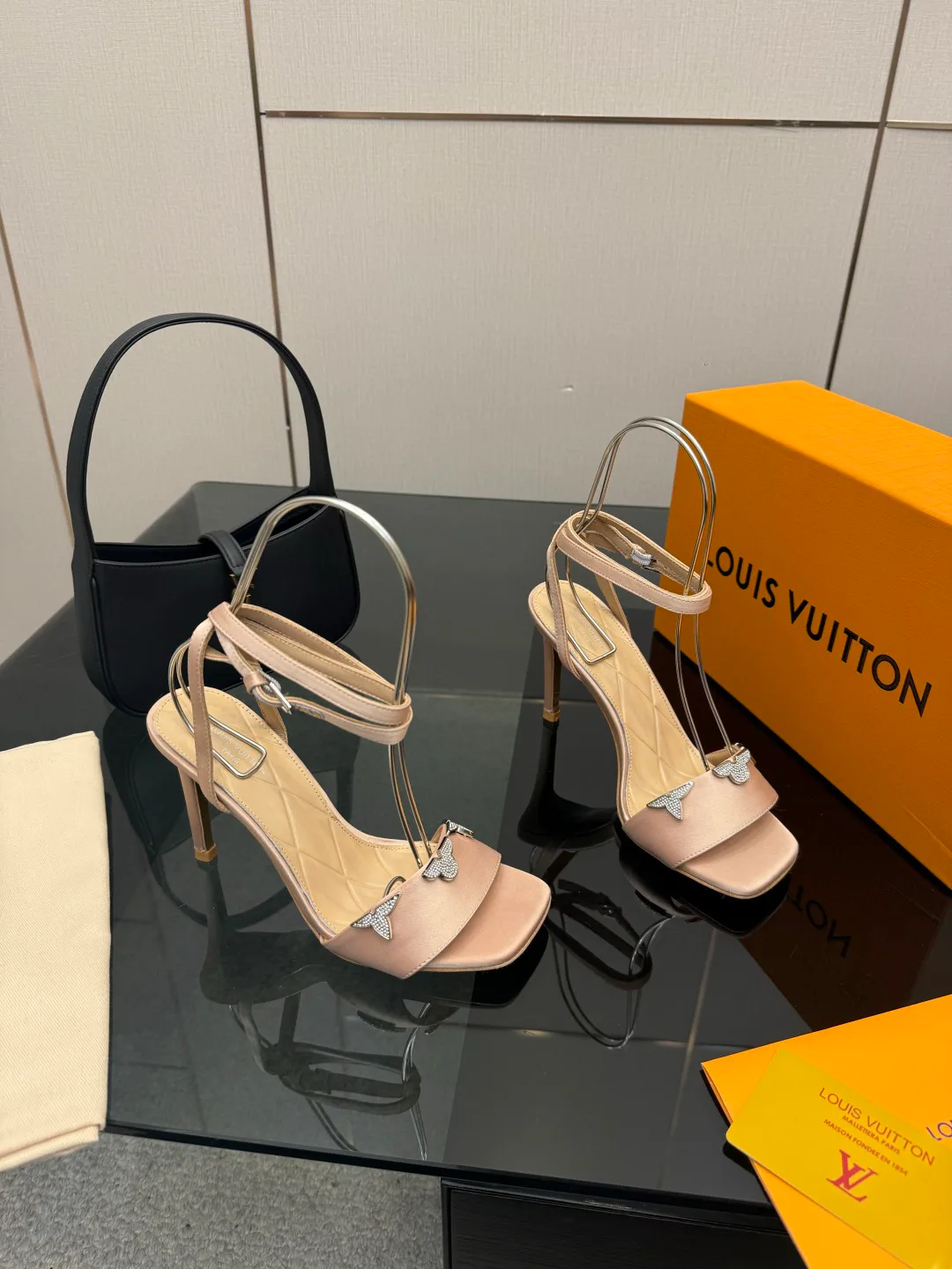 Босоножки Женские Louis Vuitton 5052037