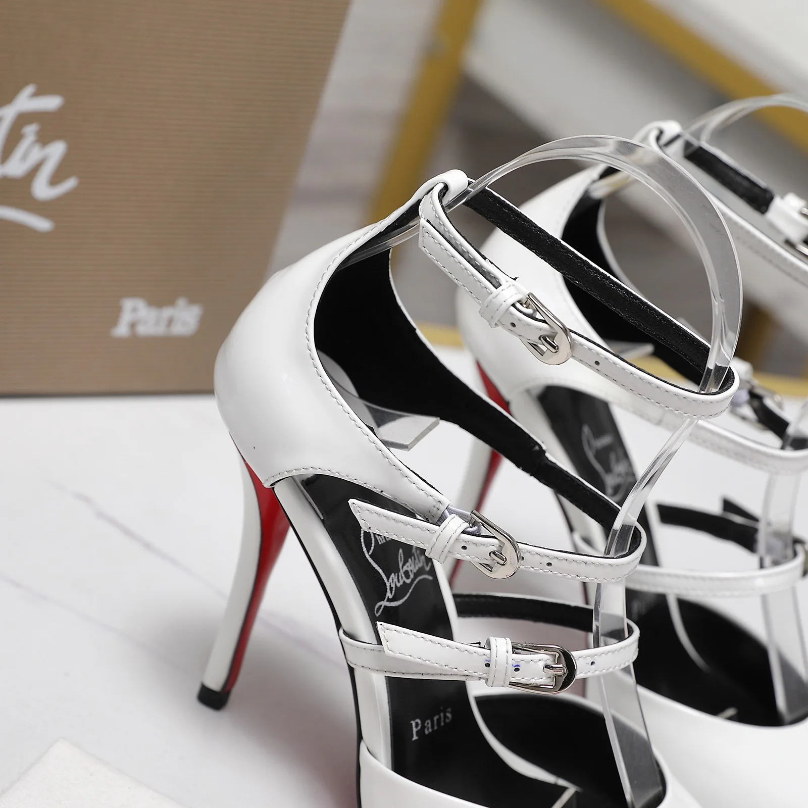 Туфли Женские Christian Louboutin 430611