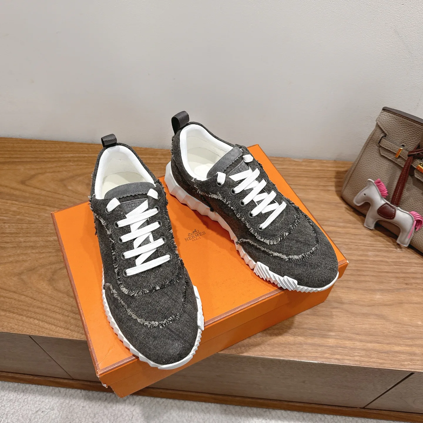 Кроссовки Женские Hermes 4214624
