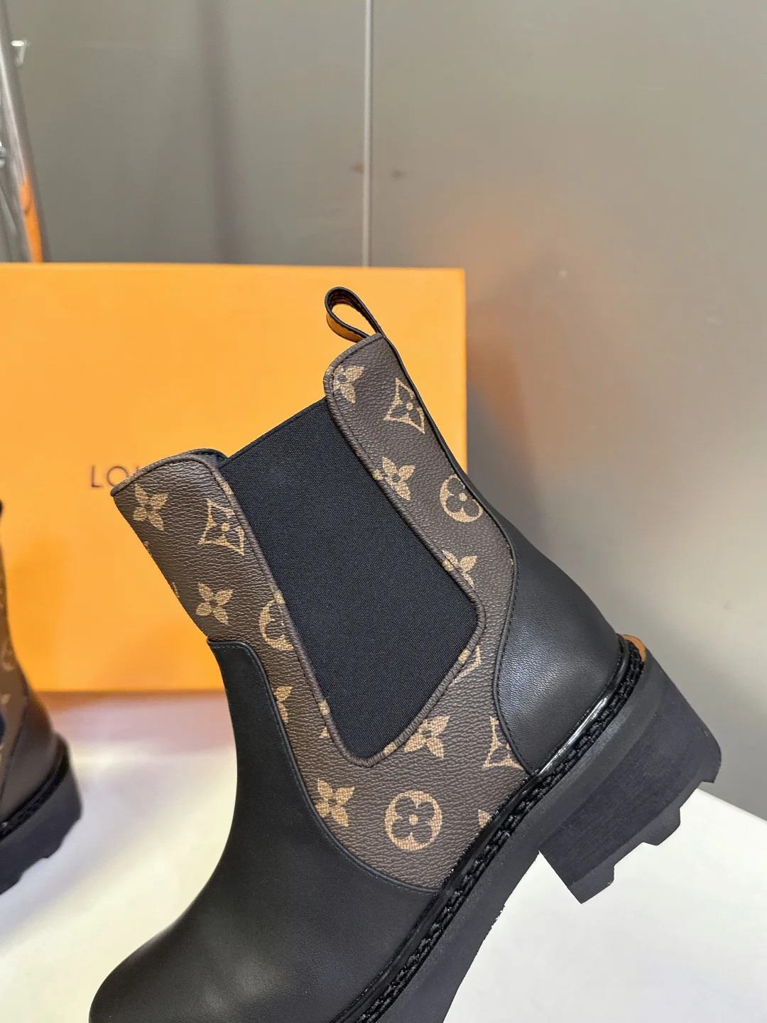 Ботинки Женские Louis Vuitton 114970