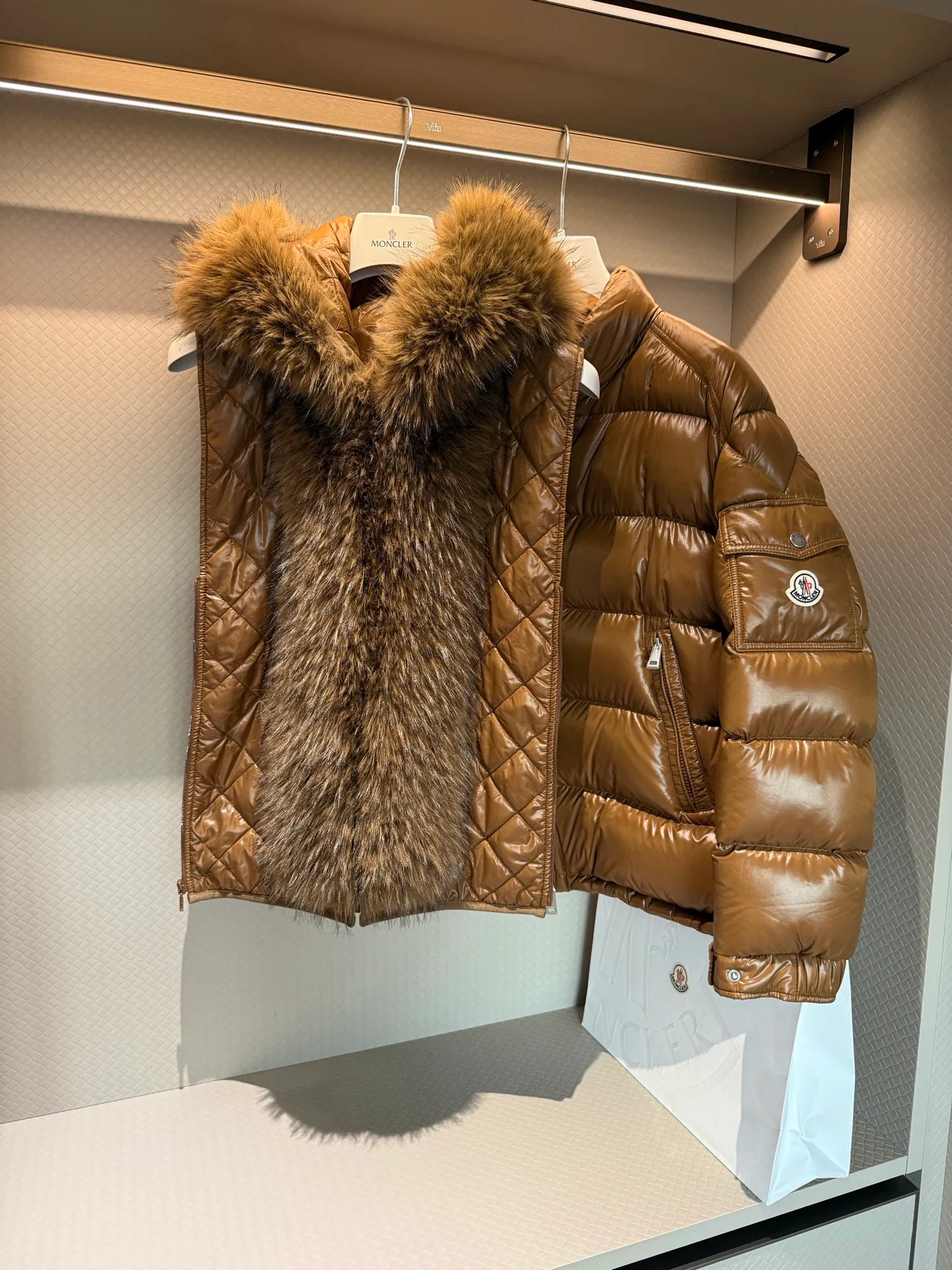 Куртки И Пуховики Женские Moncler 19536399
