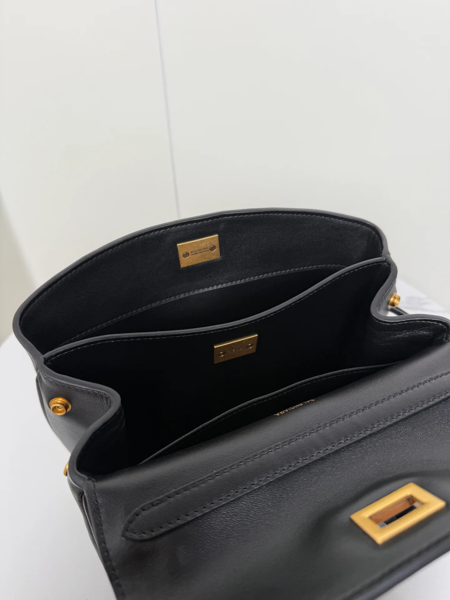 Сумки На Ремне Женские Balenciaga 1151955