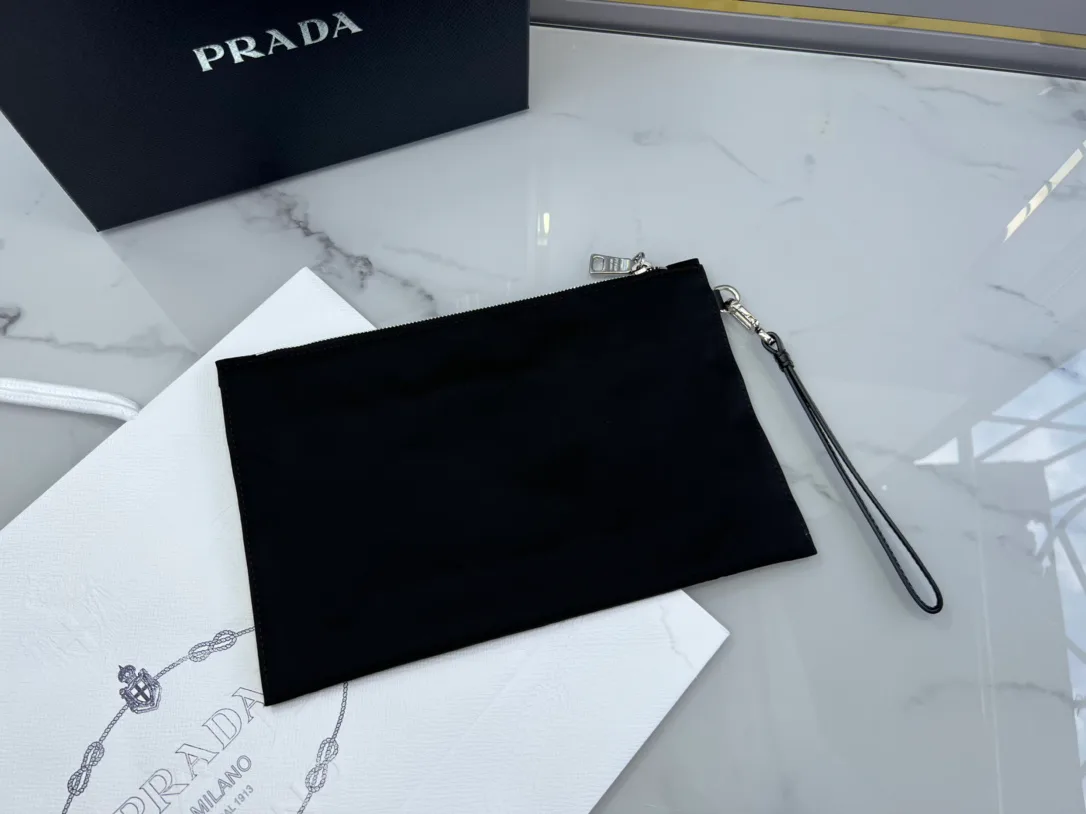 Клатчи Женские Prada 17999857