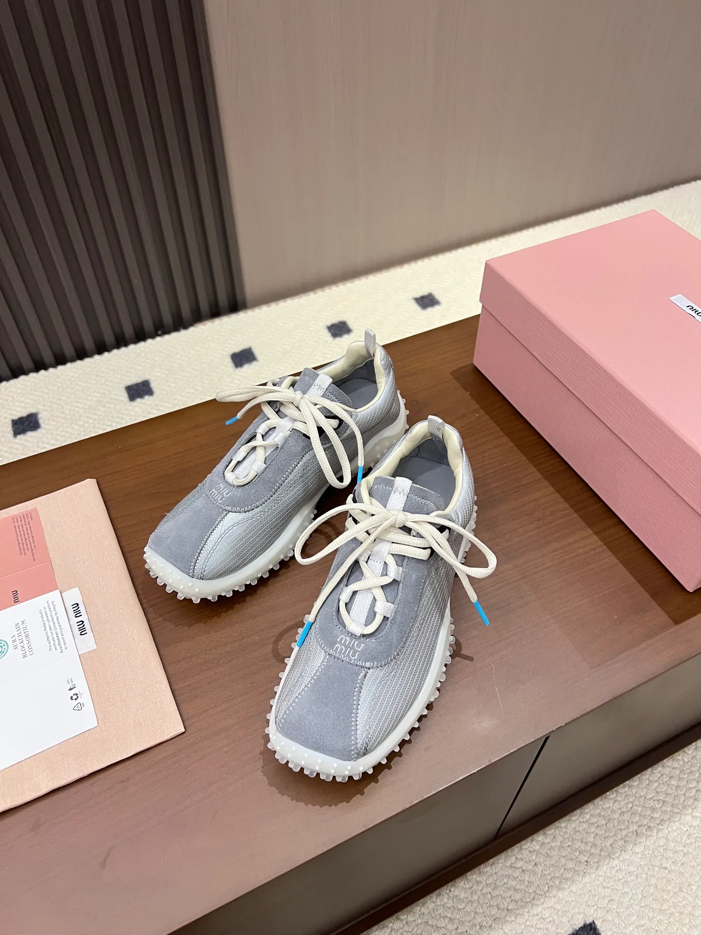 Кроссовки Женские Miu Miu 17968604