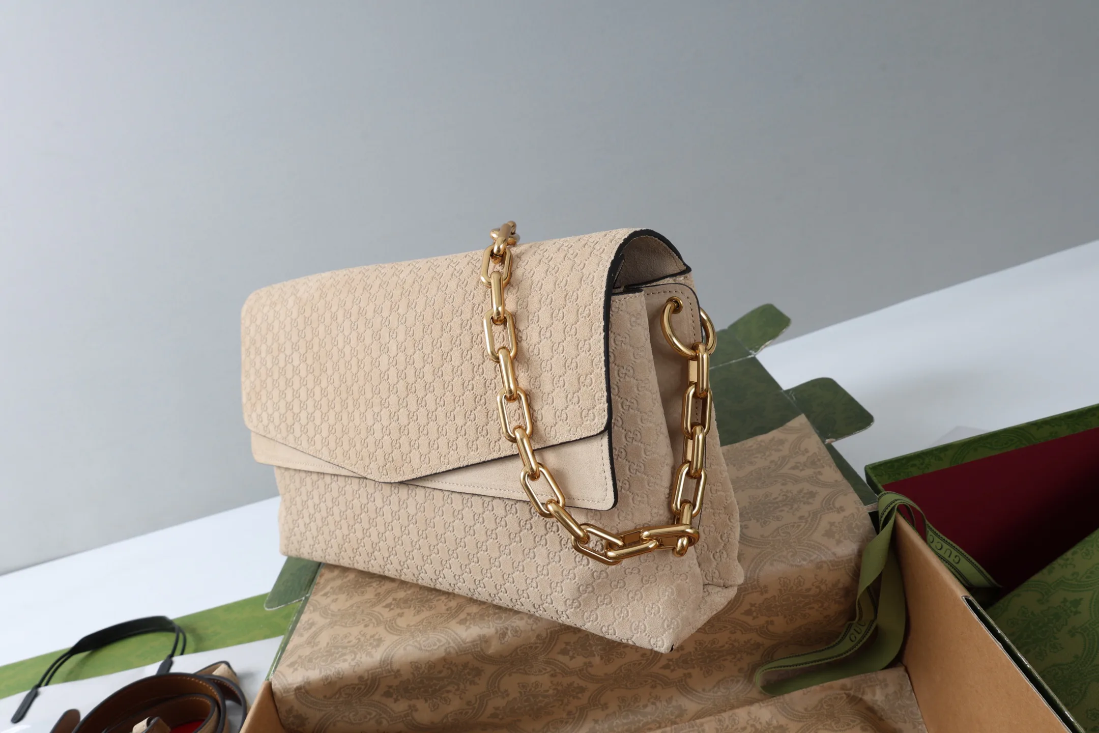 Классические Сумки Женские Gucci 18005078
