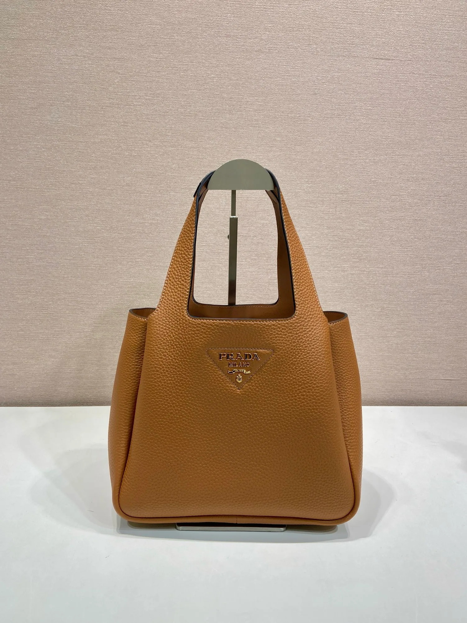 Классические Сумки Женские Prada 11449118