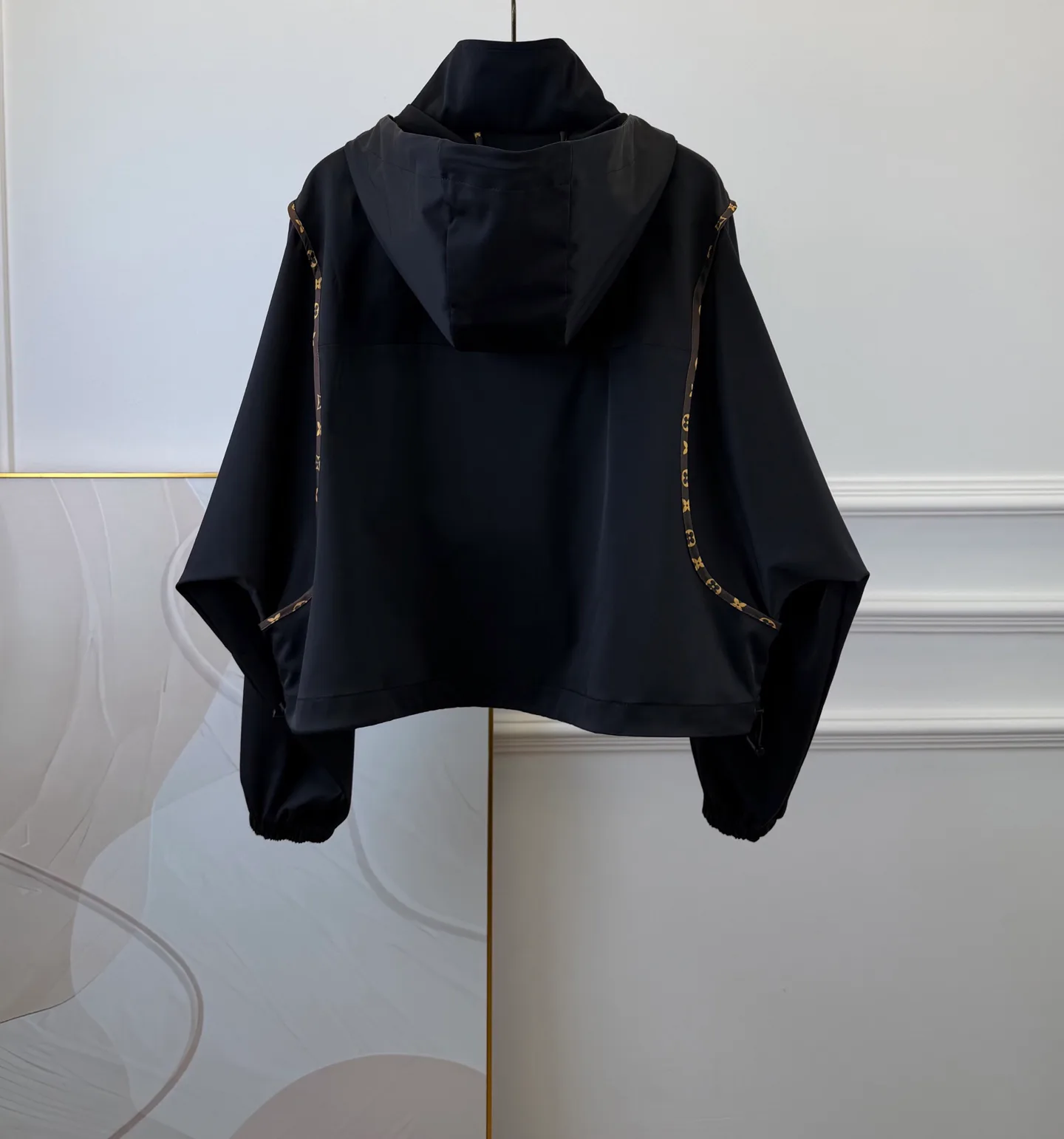 Куртки И Пуховики Женские Louis Vuitton 18010713
