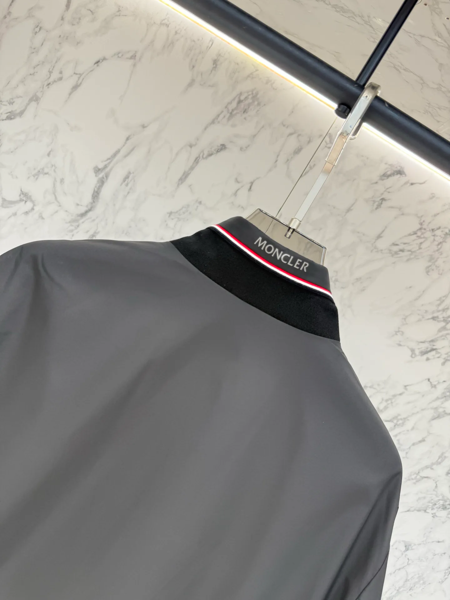 Куртки И Пуховики Мужские Moncler 17944107