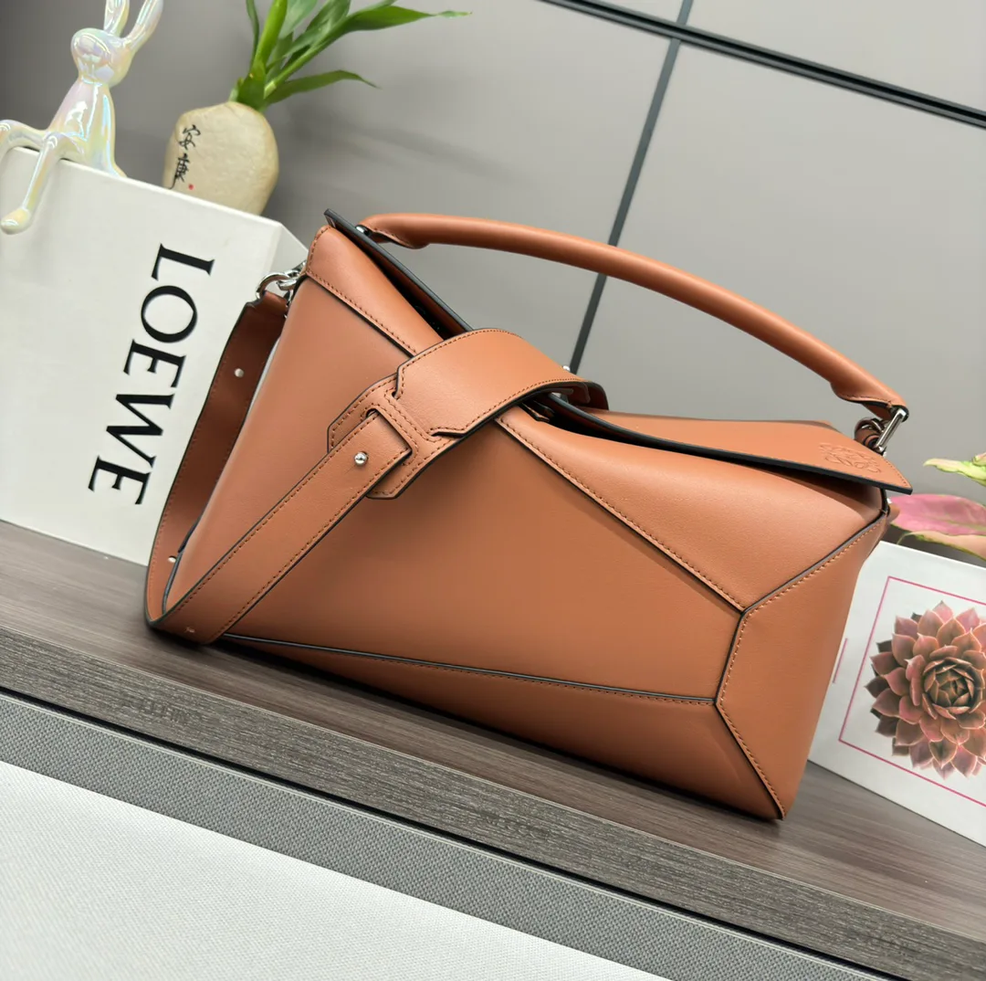 Классические Сумки Женские Loewe 18030373