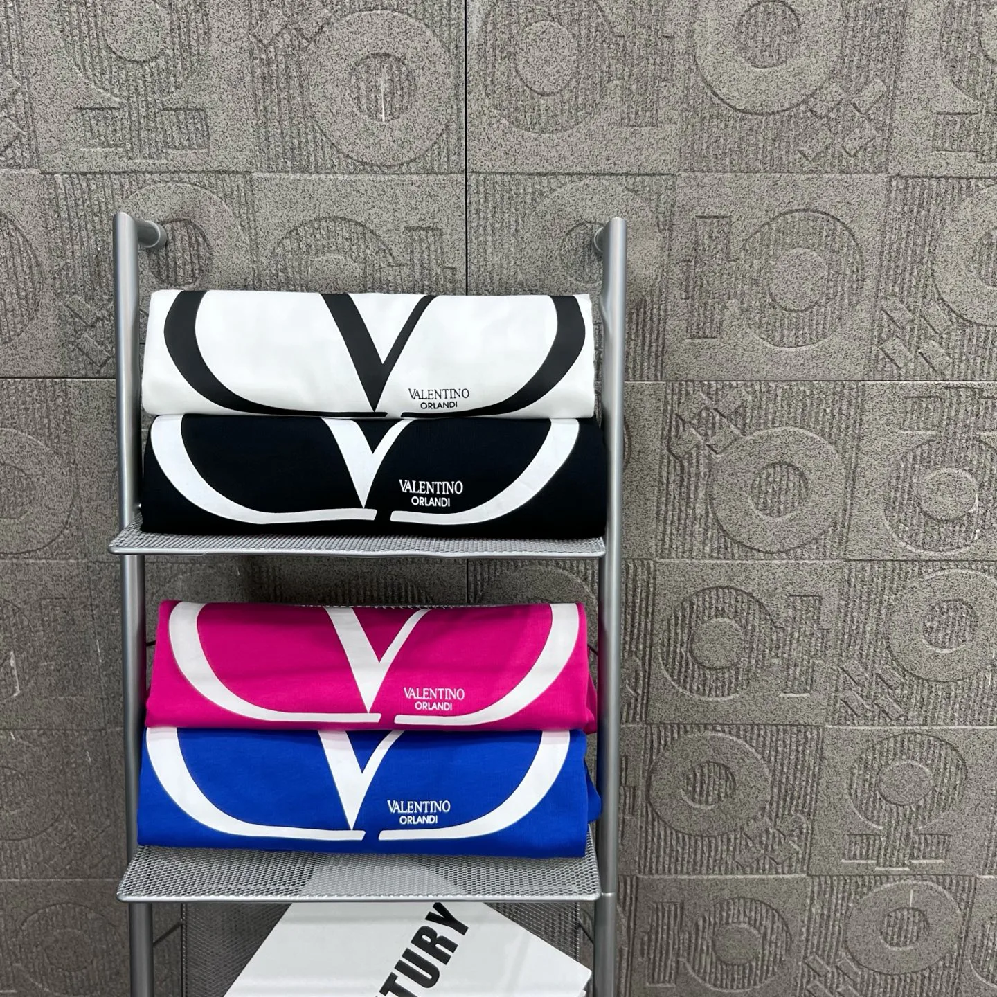 Футболки Женские Valentino 30785