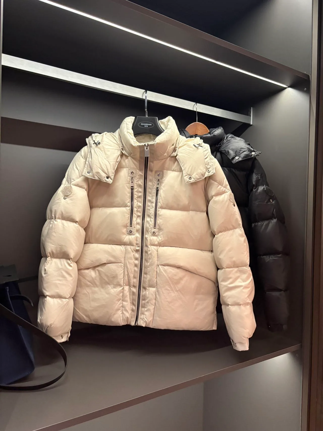 Куртки И Пуховики Женские Moncler 18599947