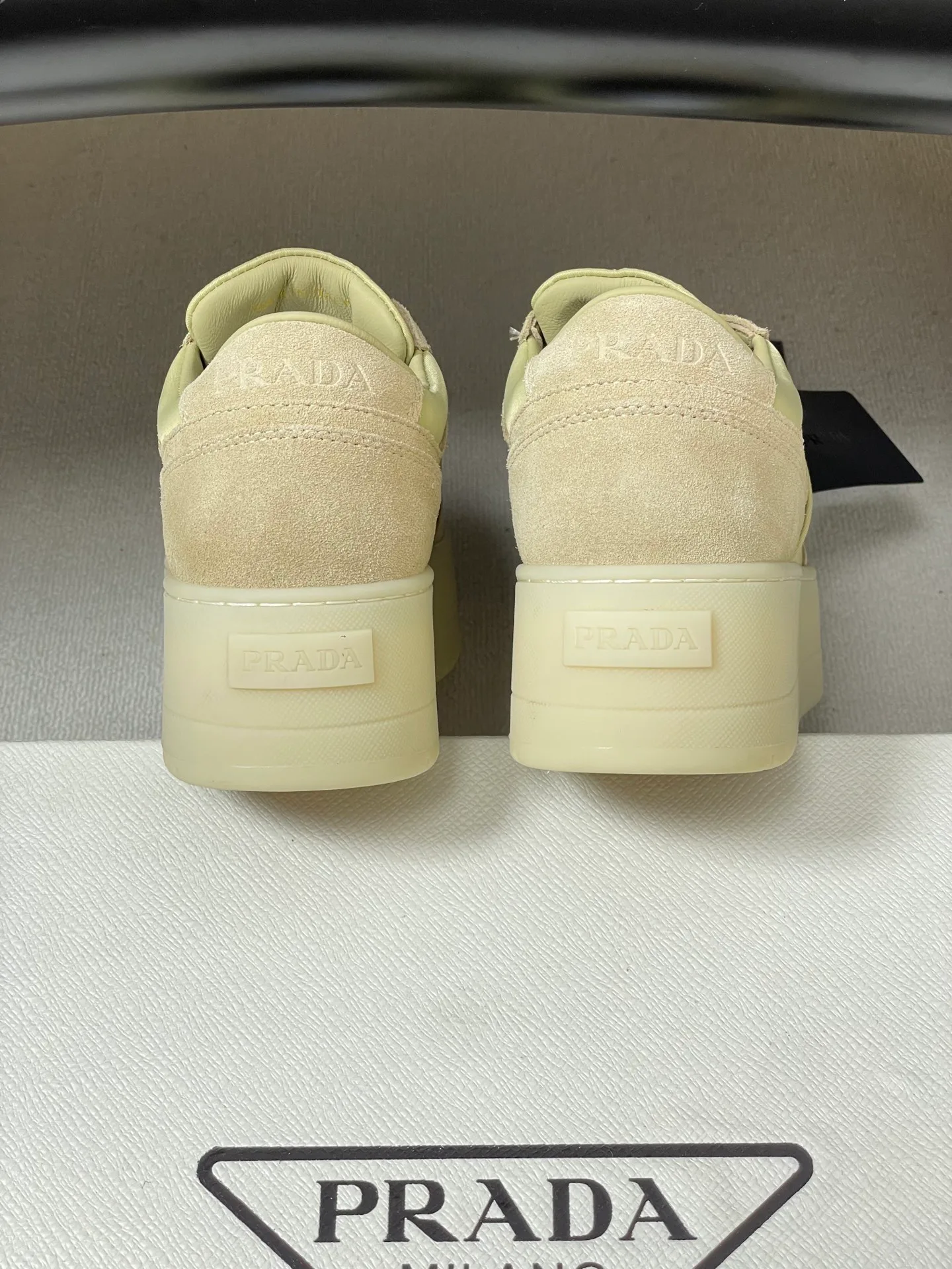Кроссовки Женские Prada 12810942