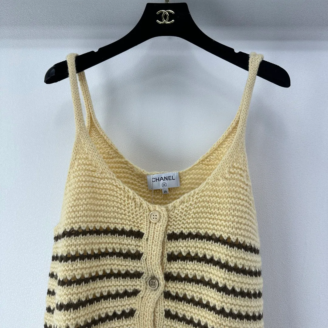 Жилеты Женские Chanel 11455134