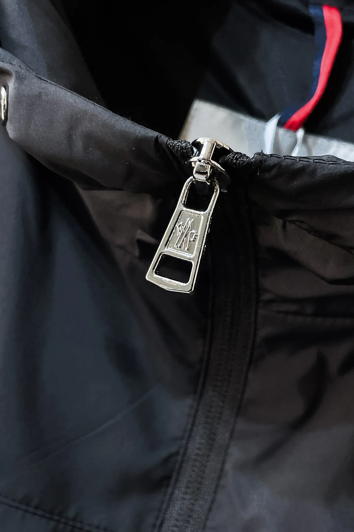 Куртки И Пуховики Мужские Moncler 11222585