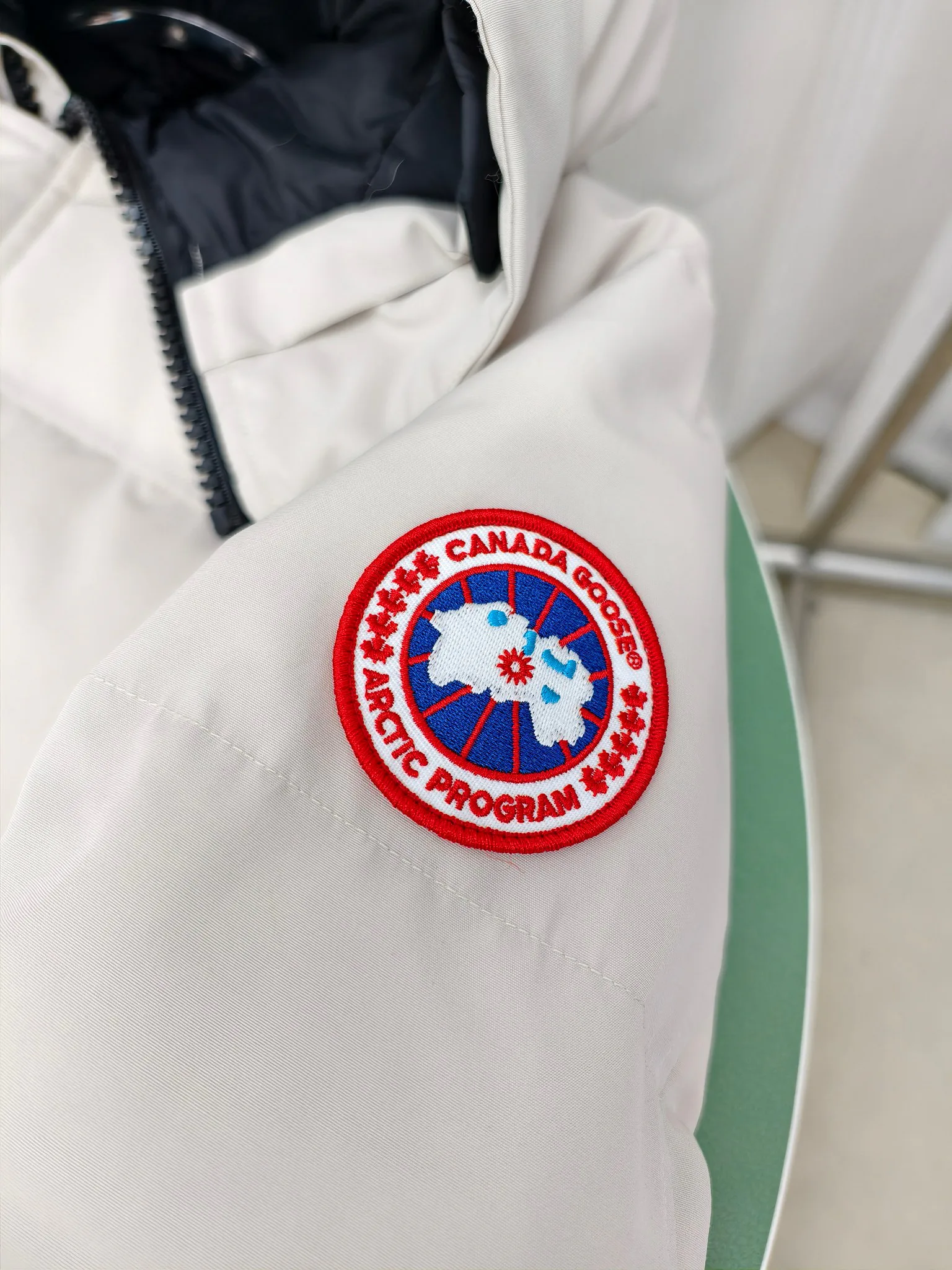 Куртки И Пуховики Женские Canada Goose 2162150