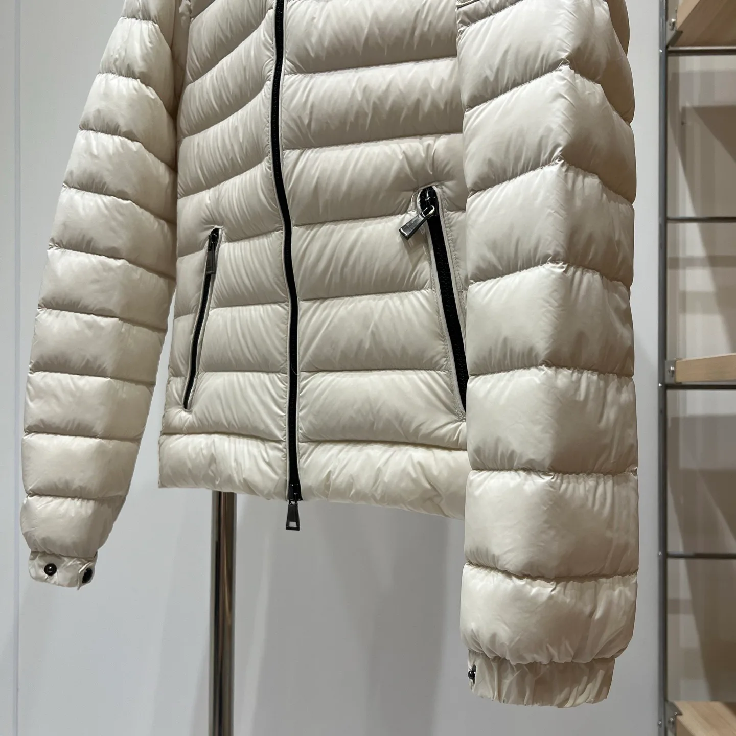 Куртки И Пуховики Женские Moncler 18336958