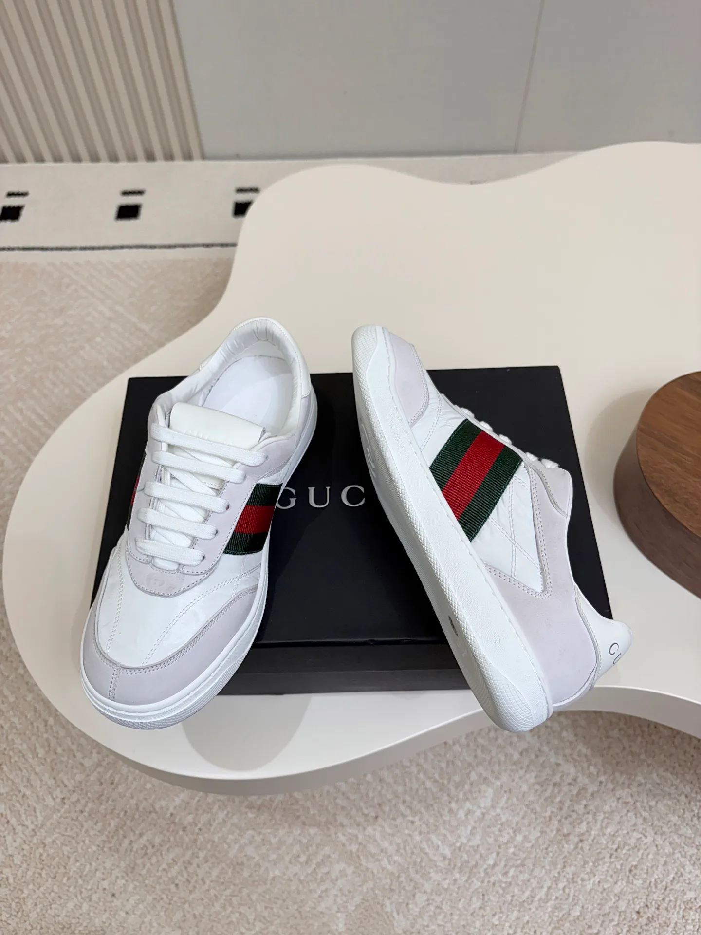 Кроссовки Женские Gucci 18011331