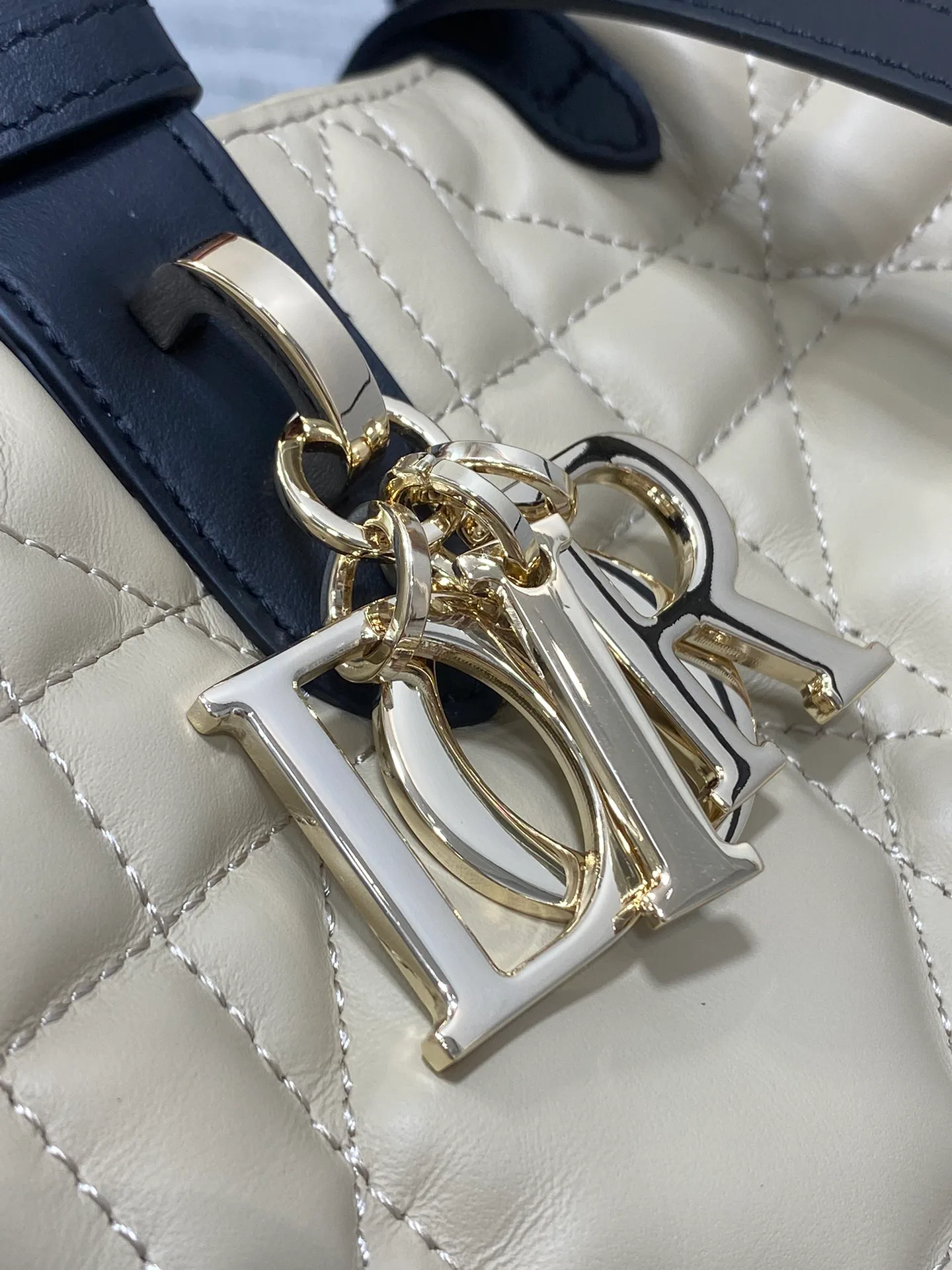 Классические Сумки Женские Christian Dior 11562689