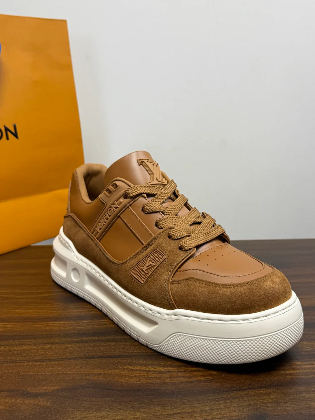 Кроссовки Мужские Louis Vuitton 19716374