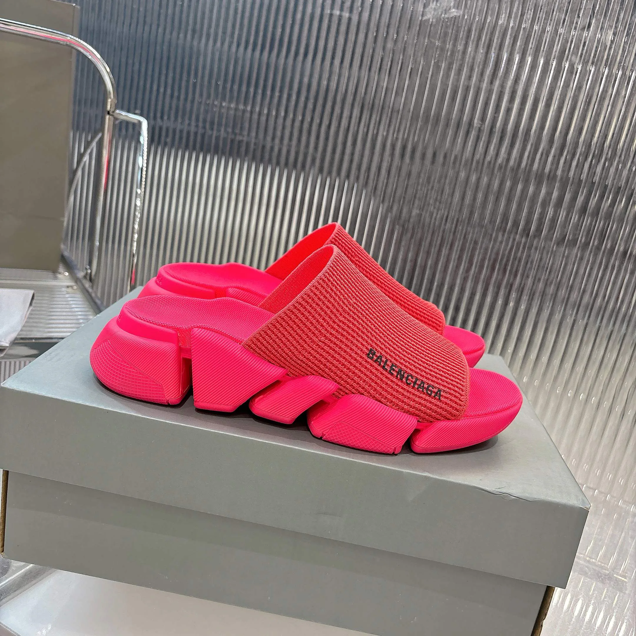 Шлепанцы Женские Balenciaga 12962277