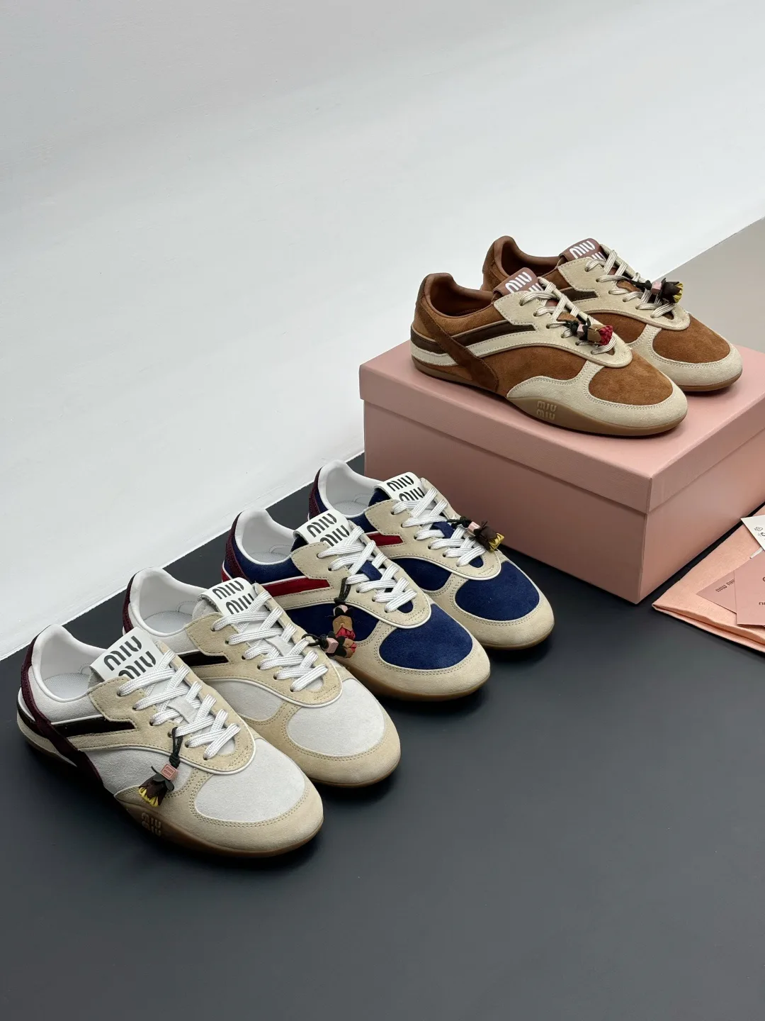 Кроссовки Женские Miu Miu 18006257