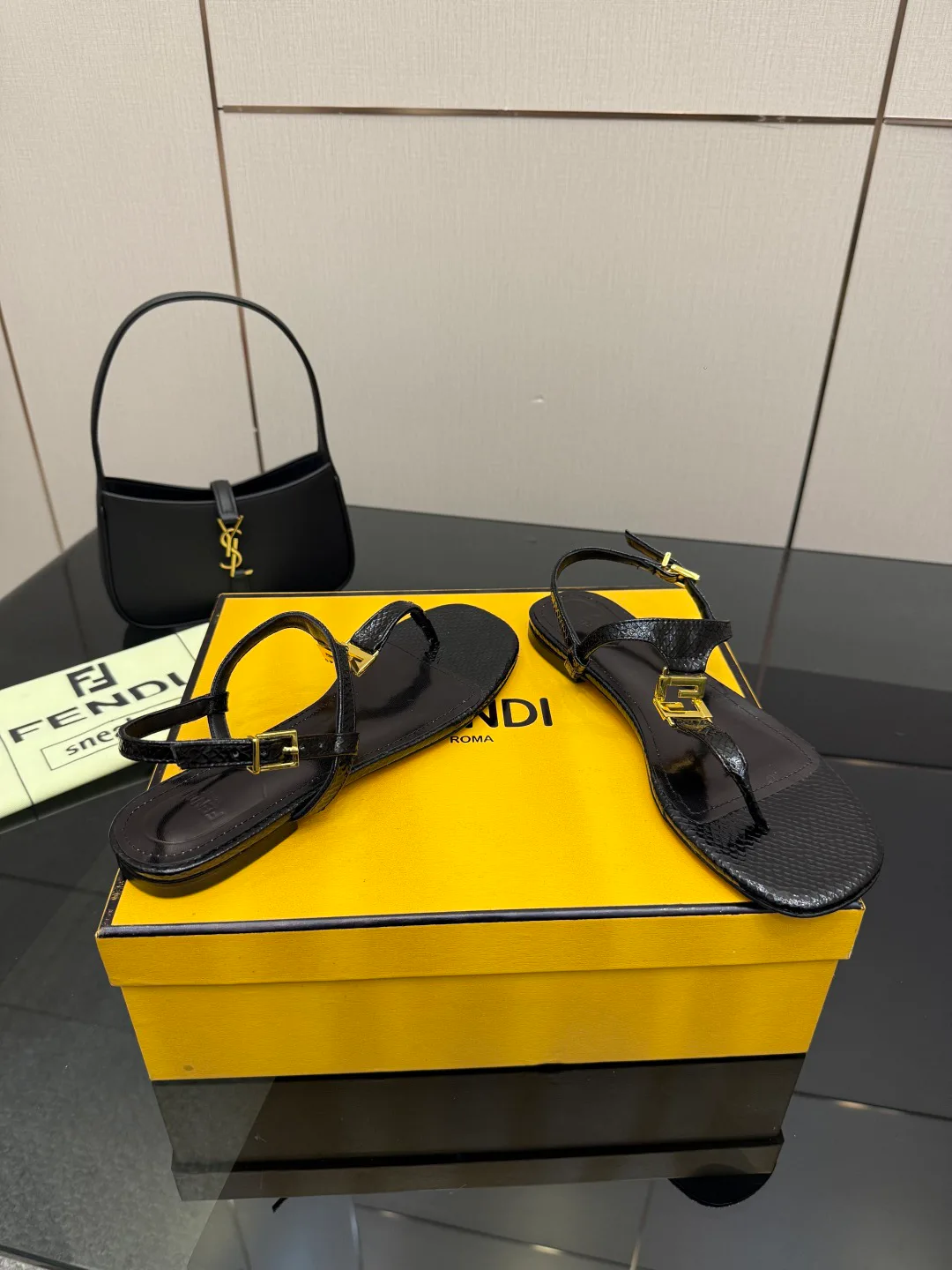 Сандалии Женские Fendi 5052109