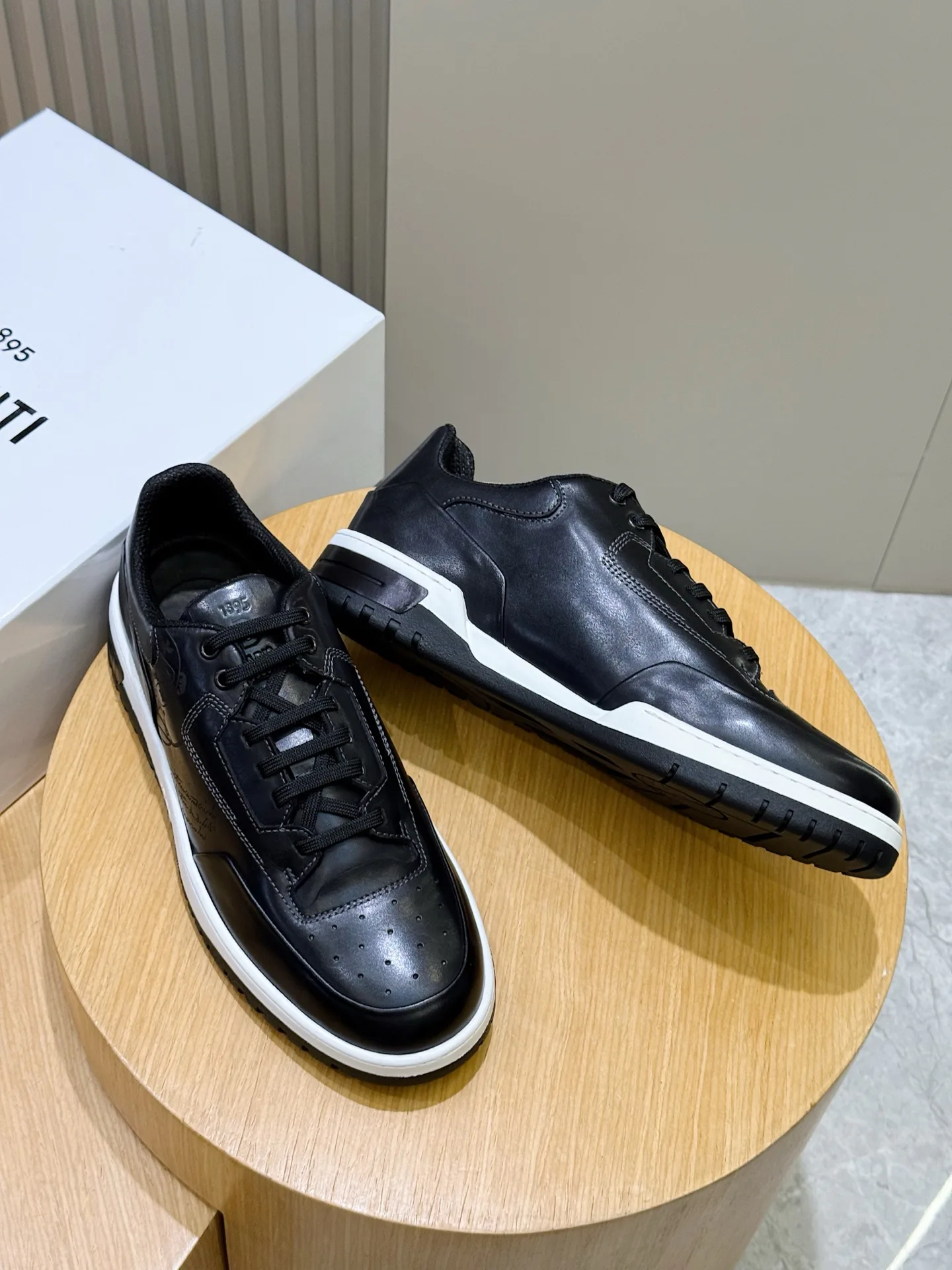 Кроссовки Мужские Berluti 11704915