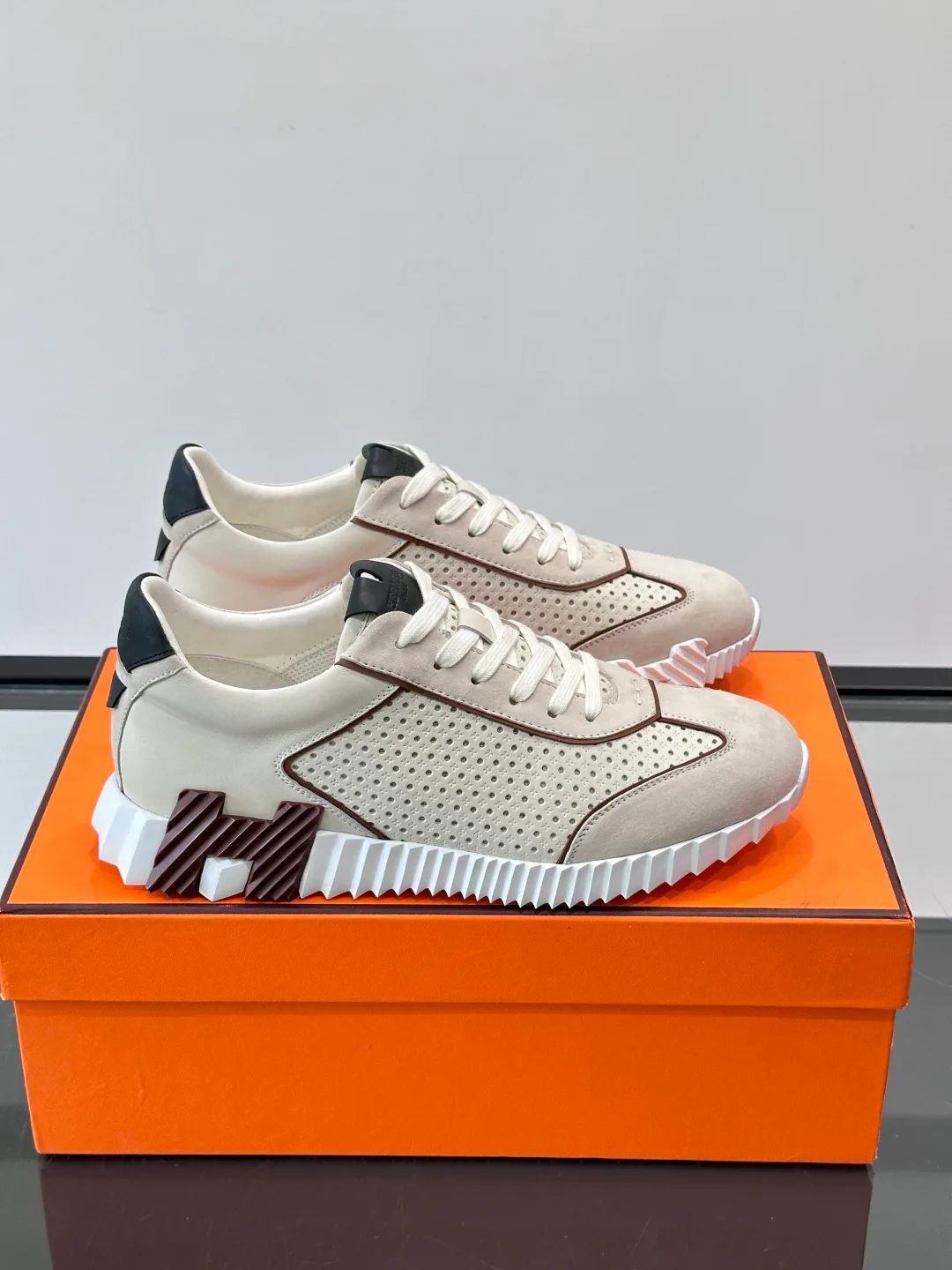 Кроссовки Женские Hermes 18118574