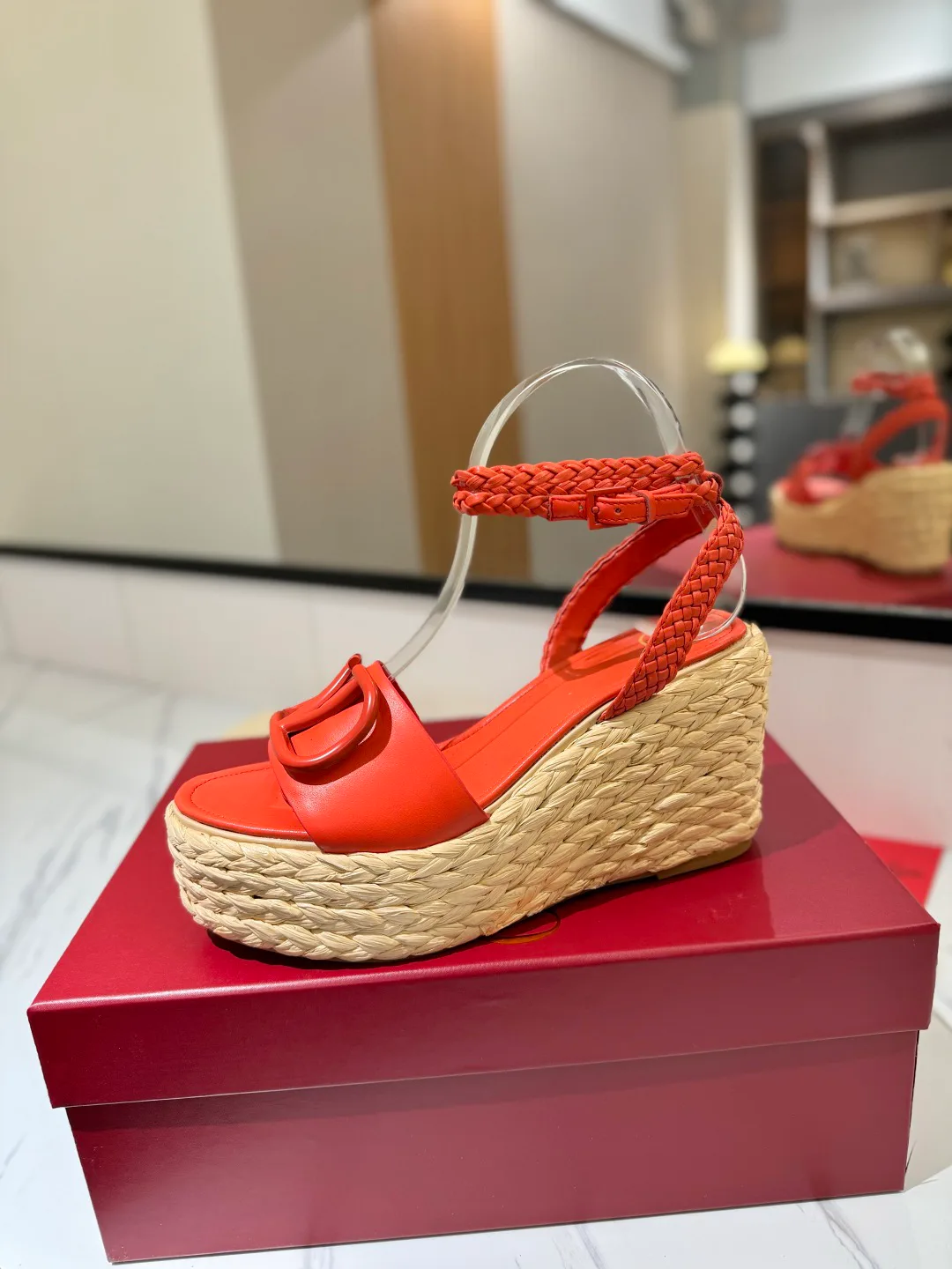 Босоножки Женские Valentino 17946616
