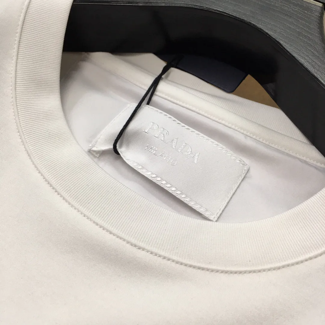 Футболки Женские Prada 11704178