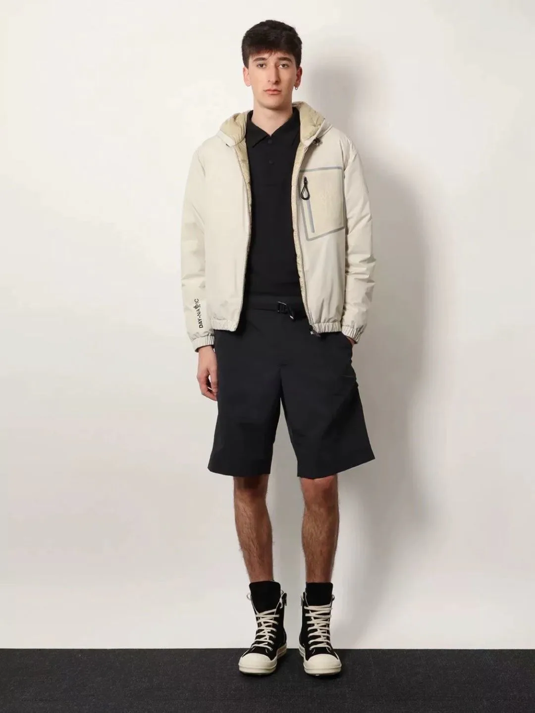 Куртки И Пуховики Женские Moncler 18319619