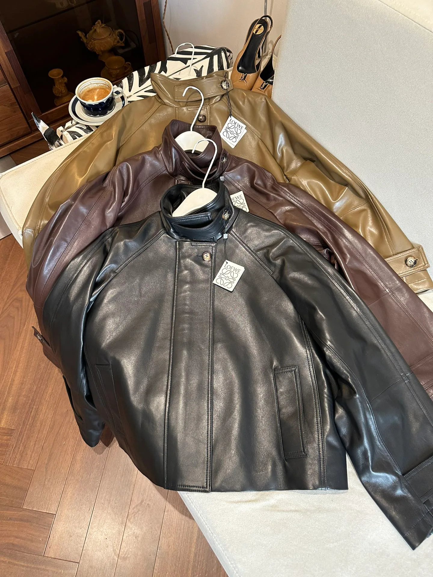 Кожаные Куртки И Дублёнки Женские Loewe 10817712