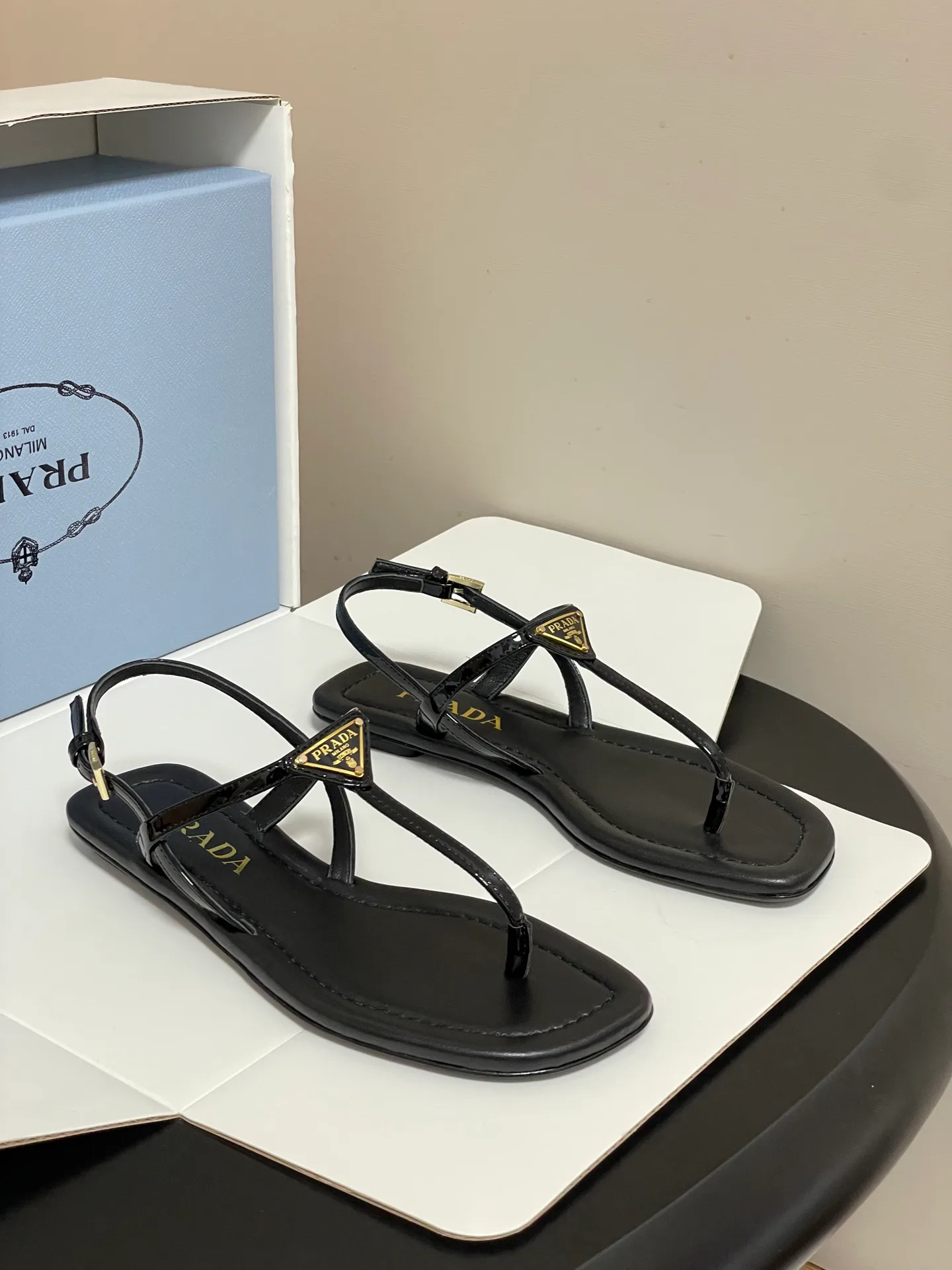 Сандалии Женские Prada 13410628